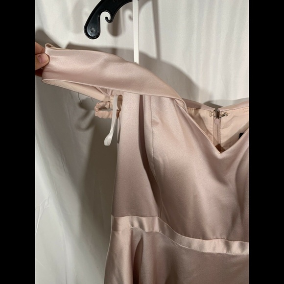 NWT $259 Xscape Off the Shoulder Satin Gown in Beige Pink [SZ‎ 14 ] - Picture 4 of 12